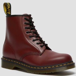 Dr. Martens 1460 SMOOTH LEATHER LACE UP BOOTS in Maroon
